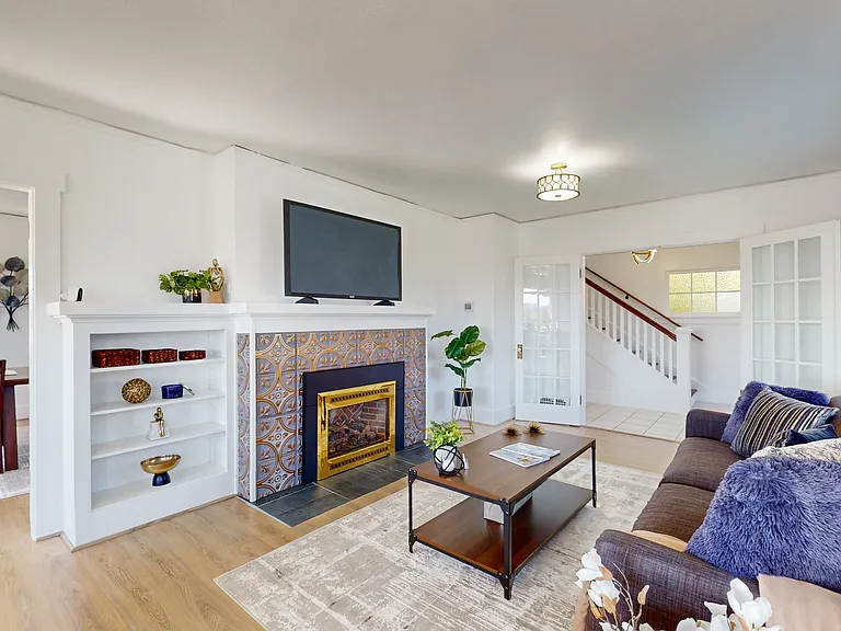 713 N Broadway St — Photo 14