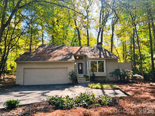 4 Sandy Cove Rd, Lake Wylie, SC 29710