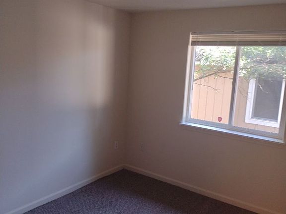 5th image of 4045 S Warner St