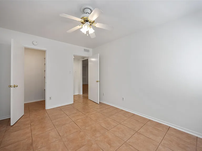 3131 Cummins St #3 — Photo 16