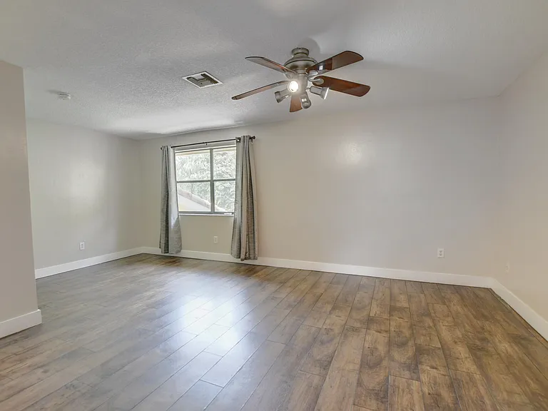 6165 Belleza Ln — Photo 18