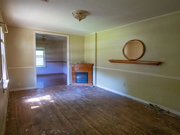 3rd image of 213 Everglades Blvd