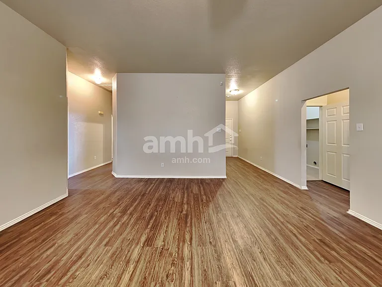 3213 Scenic Glen Dr — Photo 6