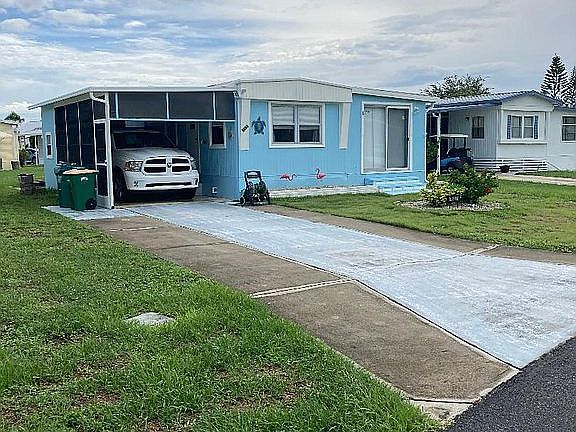 3rd image of 7627 Ratan Cir