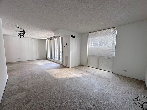 4th image of 200 N Dearborn St Unit 1001