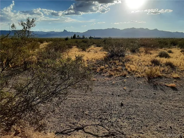 0 Zentiff Dr, Golden Valley, AZ 86413