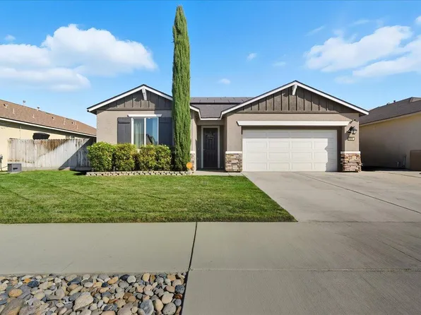 3320 E Laura Avenue, Visalia, CA 93292