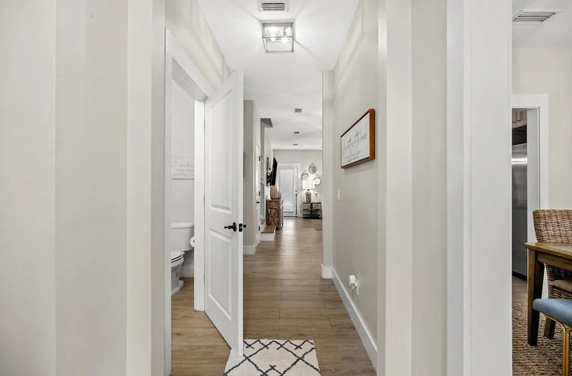 138 Seabreeze Cir — Photo 2