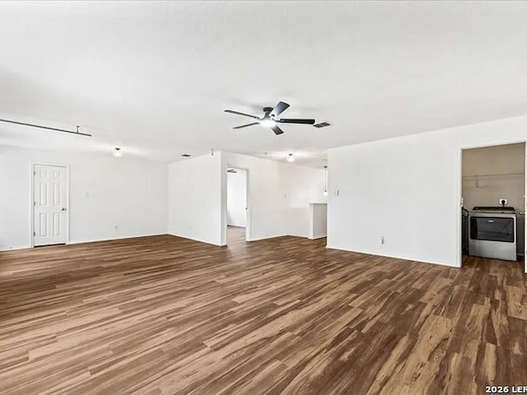6718 Loma Blanca — Photo 8