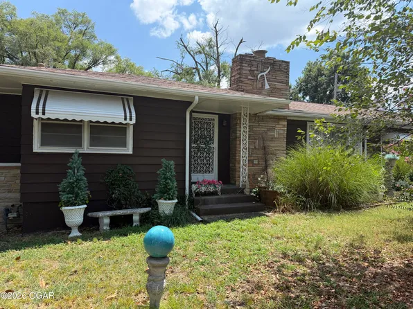 2211 S Schifferdecker Ave, Joplin, MO 64804