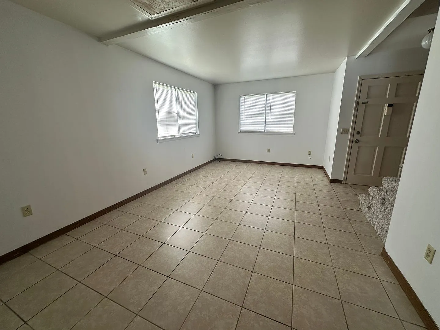 400 N Inglewood Ave 9-20 — Photo 3