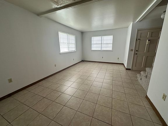 2nd image of 400 N Inglewood Ave APT 9