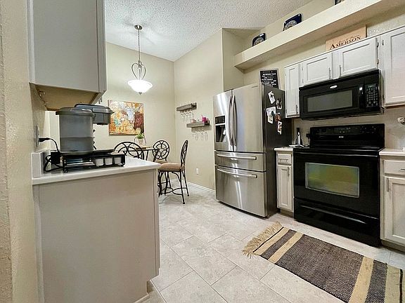 3rd image of 1242 Settlers Way