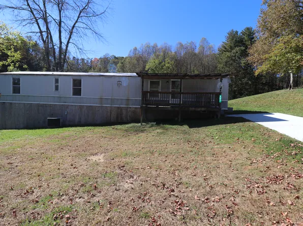 271 Market St, Clintwood, VA 24228