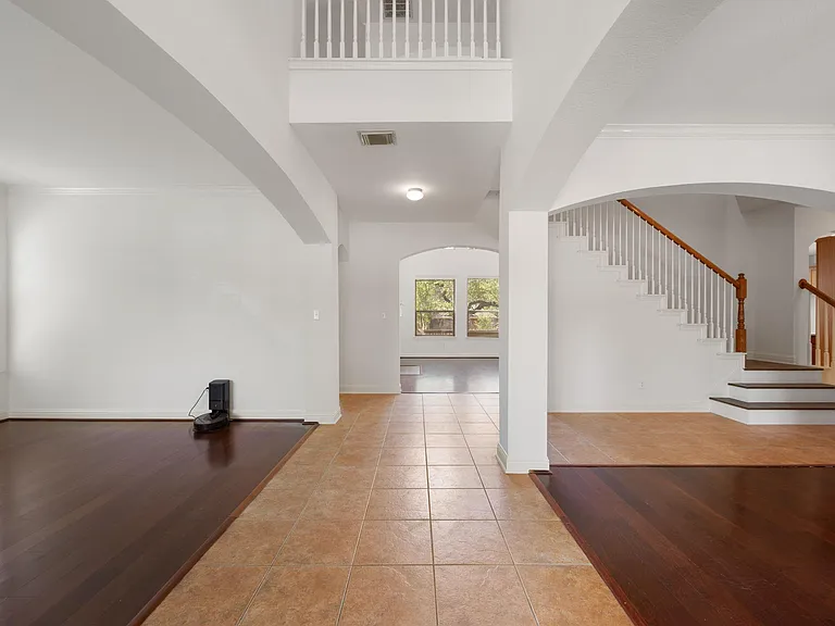 6920 Larue Belle Cv — Photo 3