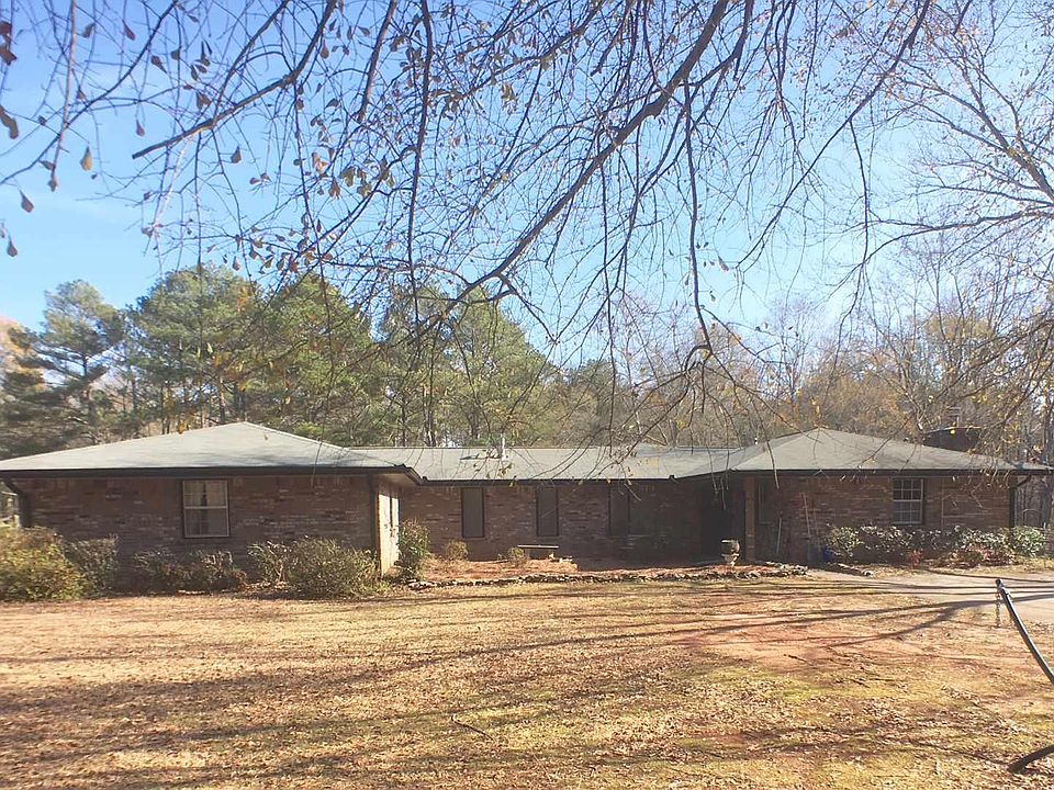 1st image of 118 Woodward Cir SE