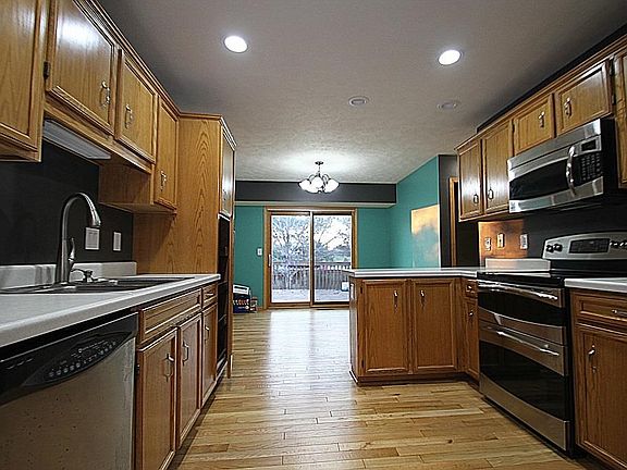 4th image of 13088 Huntington Chase
