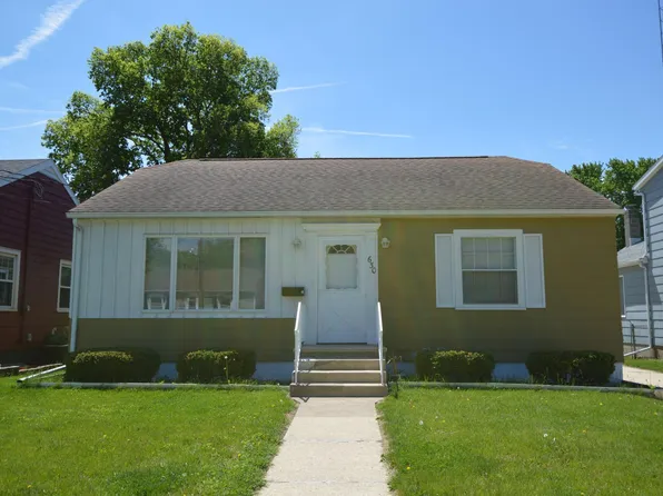 630 15th St NE, Rochester, MN 55906
