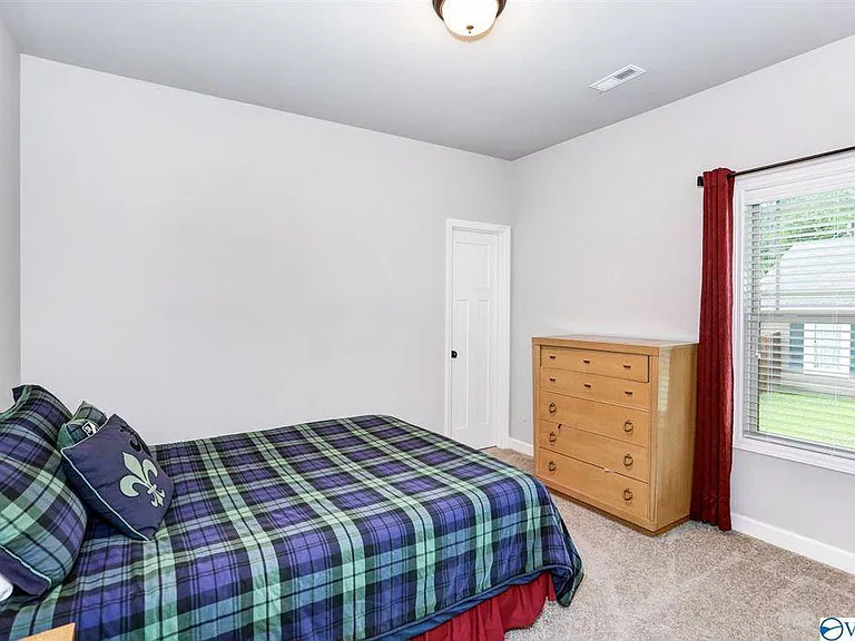 1106 Halsey Ave NE — Photo 15