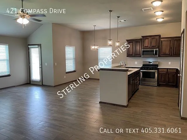 421 Compass Dr — Photo 15