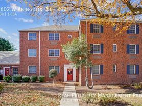1602 W Abingdon Dr