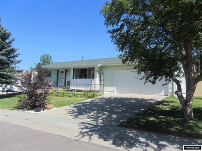 1238 Village Dr, Douglas, WY, 82633