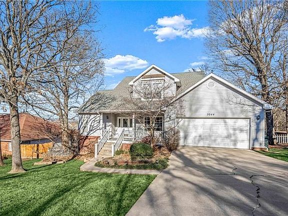4th image of 3044 E Whippoorwill Ln
