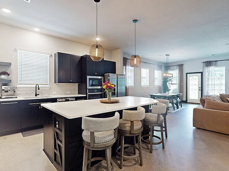 2504 Lazy Dog Ln — Photo 8