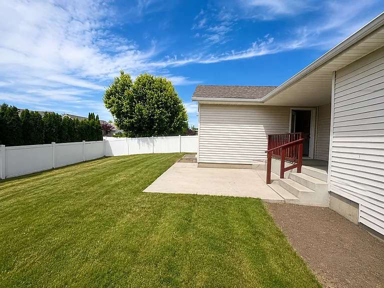 1703 W Tree Ln — Photo 19