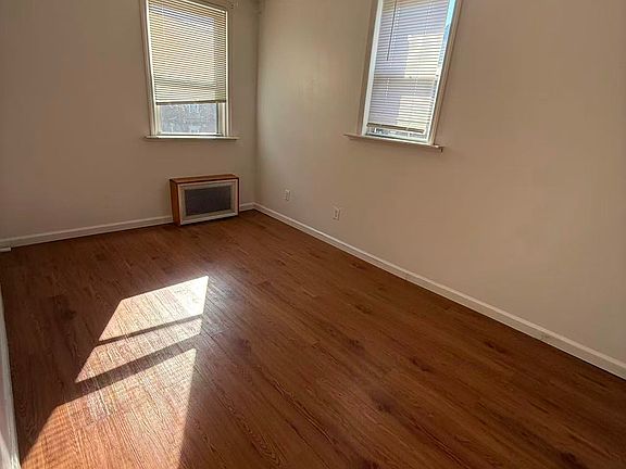 4th image of 1034 Fanshawe St Floor 2