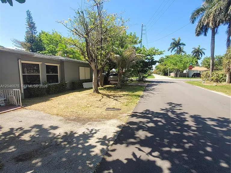 1132 Moffett St — Photo 32