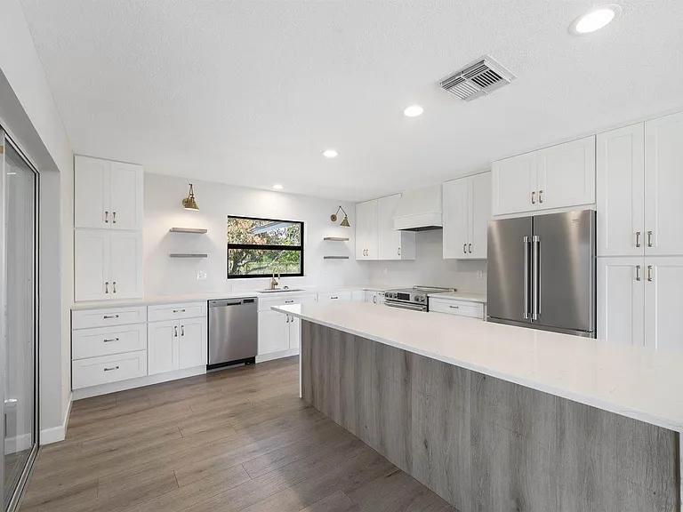 4003 S Indian River Dr — Photo 9