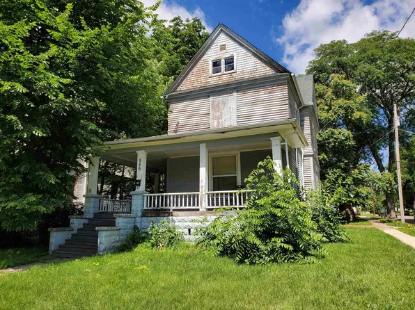 946 North Ave, Rockford, IL 61103