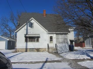 1113 State St, Dekalb, IL 60115