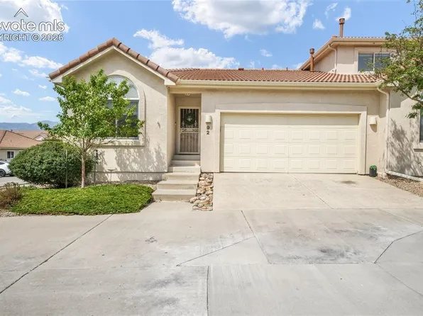 92 Luxury Ln, Colorado Springs, CO 80921