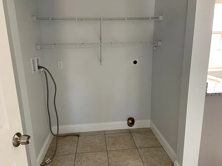 690 Main St #100 — Photo 5