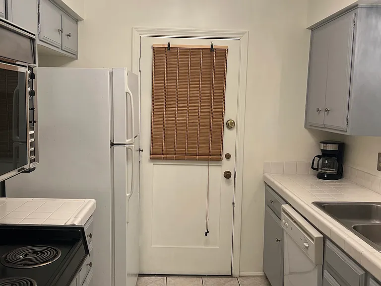 2820 E 6th St #217 — Photo 7