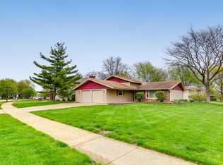 819 S Salem Dr, Schaumburg, IL 60193