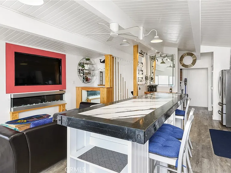 2214 W Oceanfront #B — Photo 8