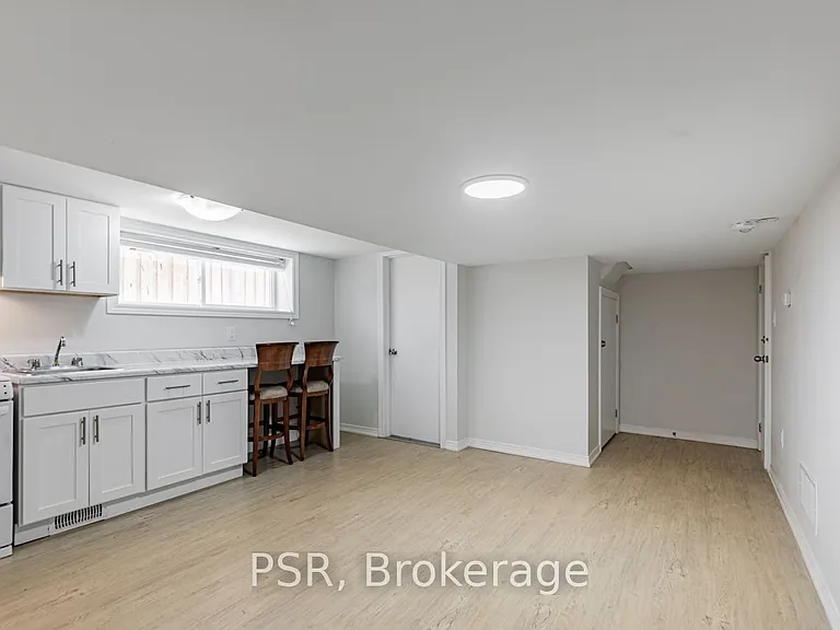 41 Fairholme Ave #BASEMENT — Photo 7