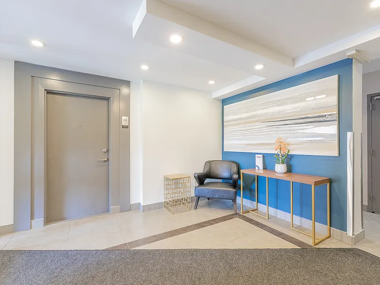 718 Lawrence Rd — Photo 11