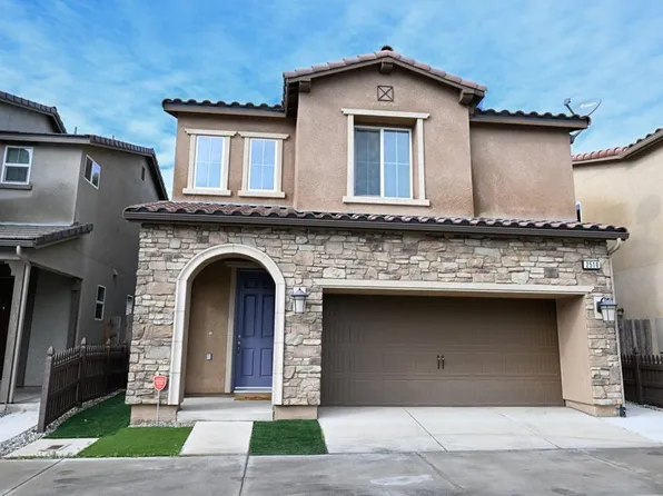 2510 Mustang Dr, Clovis, CA 93612
