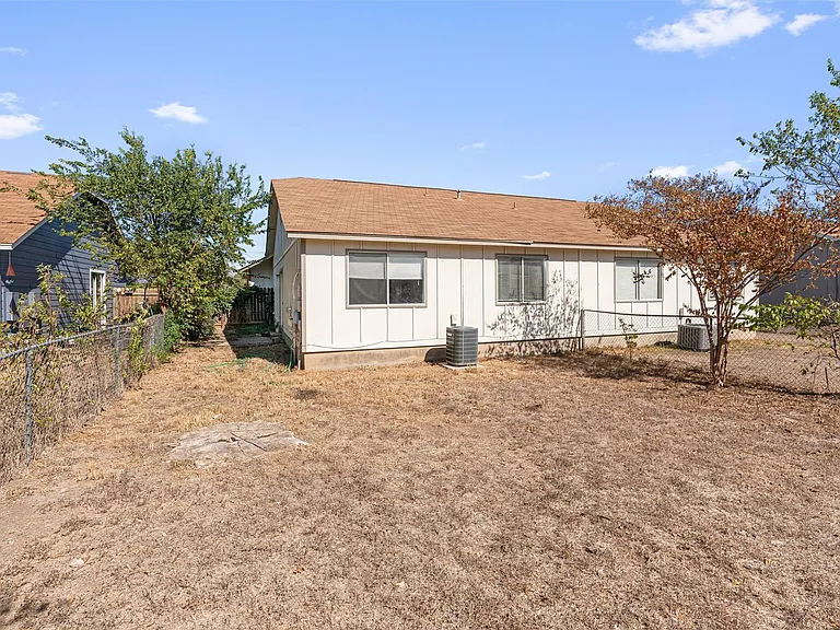8703 Pineridge Dr #B — Photo 17