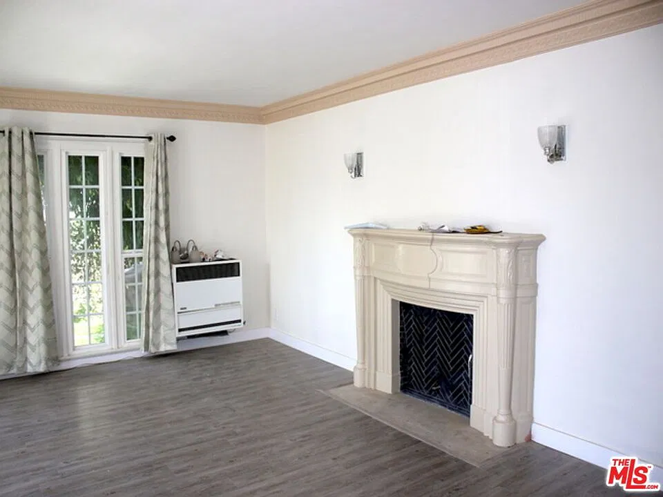 2 bed, 1.0 bath, 1100 sqft, $2,700 — Photo 2