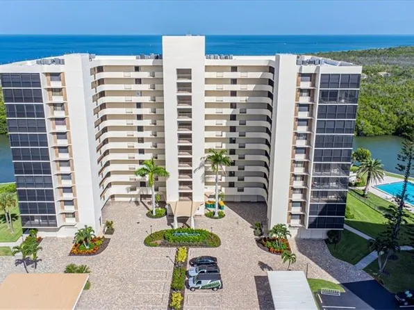 15 Bluebill AVE #806, NAPLES, FL 34108