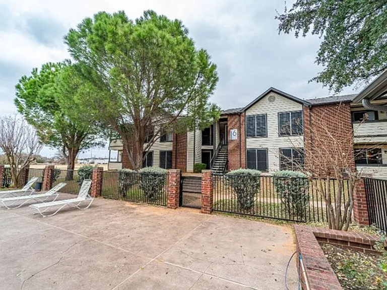 Bromley Granbury — Photo 16