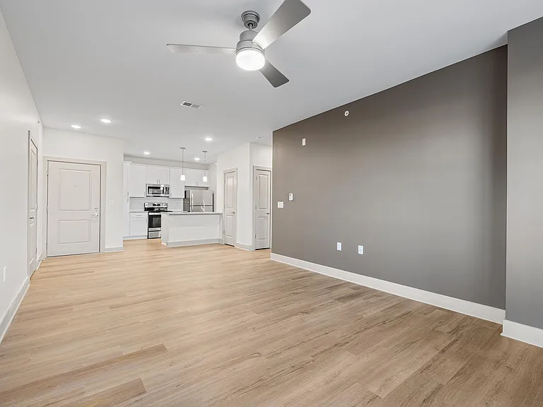 Midtown Apartments — Photo 32