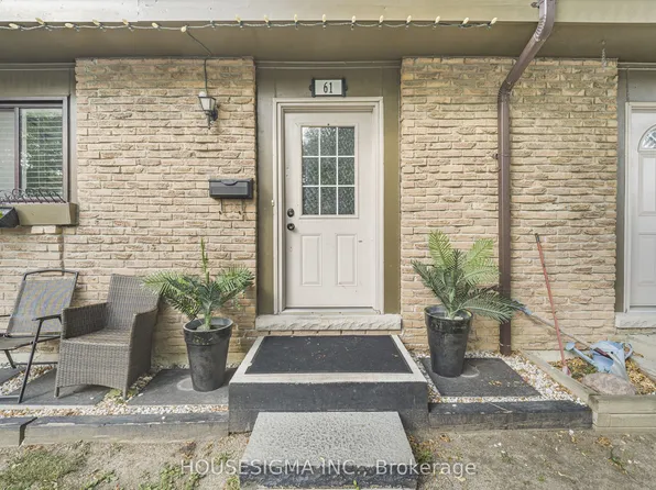 105 Hansen Rd N #61, Brampton, ON L6V 3C9