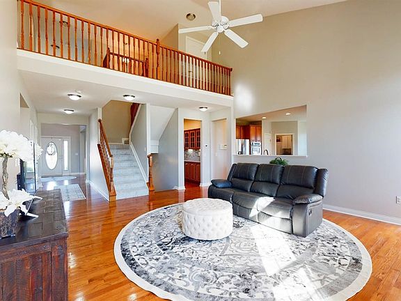 5th image of 8030 Vegas Cir