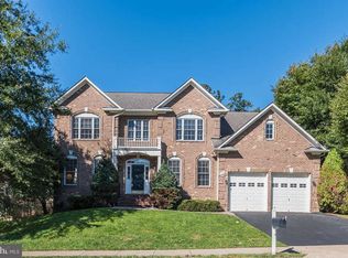 2044 Lord Fairfax Rd, Vienna, VA 22182